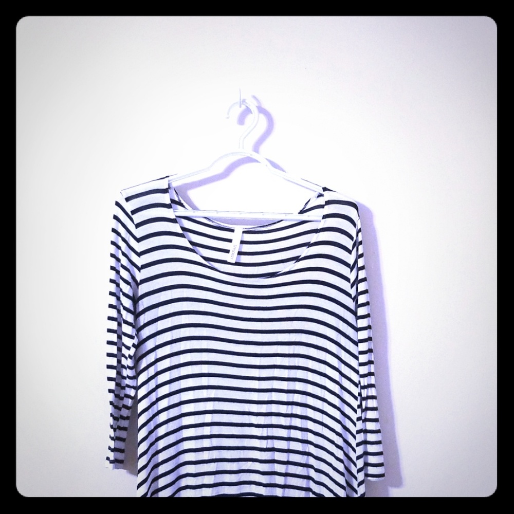 Short black and white dress/tunic